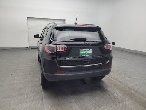 Used 2019 Jeep Compass Latitude AWD/4WD image 5