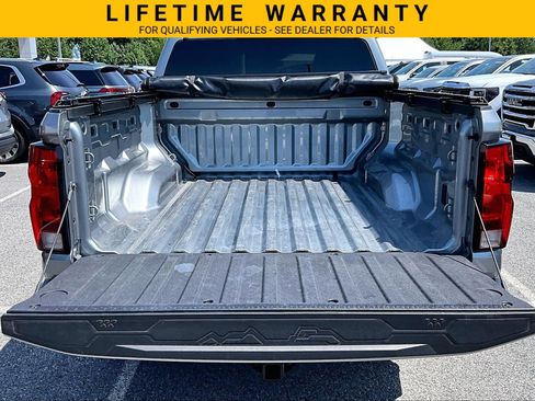 Used 2024 Chevrolet Colorado LT AWD/4WD image 31