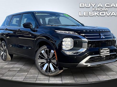 New 2025 Mitsubishi Outlander SE image 1