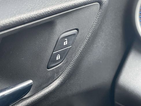 Used 2025 Chevrolet Trax LS image 22