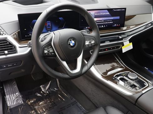 New 2026 BMW X5 xDrive40i w/ Climate Comfort Package image 7