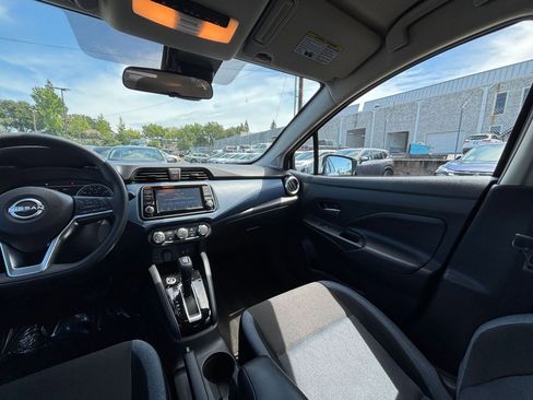 Used 2025 Nissan Versa SV FWD image 33