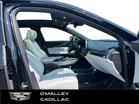 Used 2024 Cadillac Lyriq Luxury w/ LPO, Floor Liner Package AWD/4WD image 14