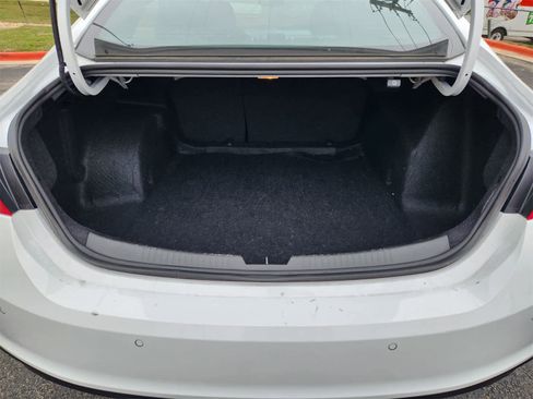 Used 2024 Chevrolet Malibu LT image 30