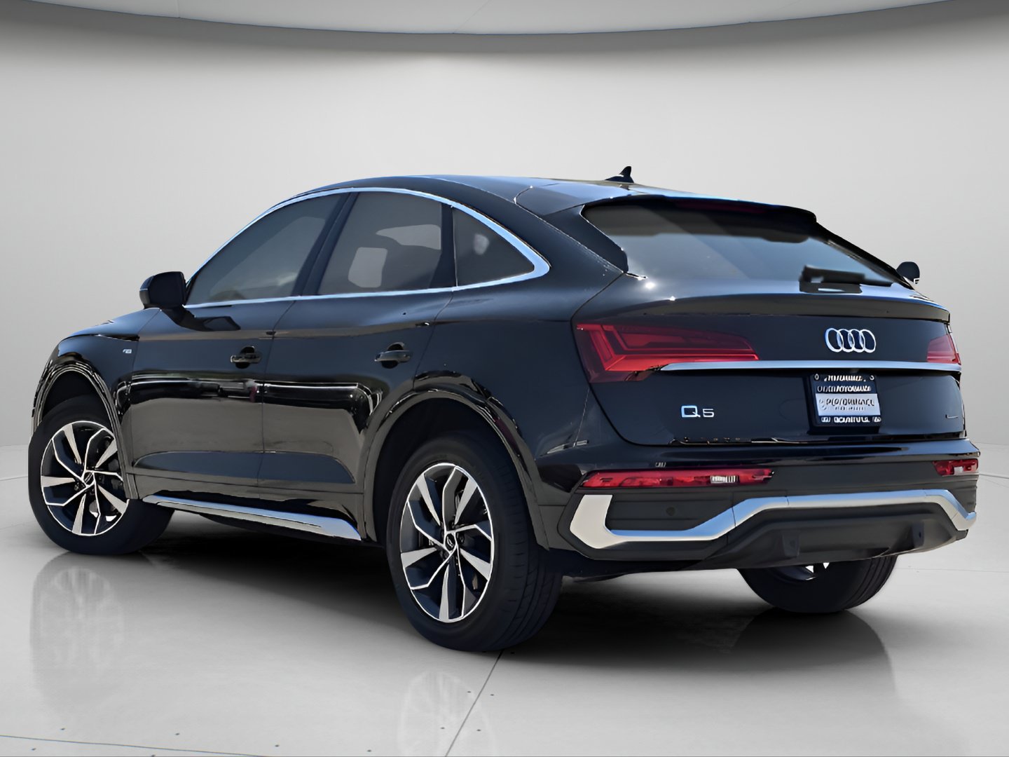 Used 2022 Audi Q5 2.0T Premium w/ Convenience Package AWD/4WD image 21