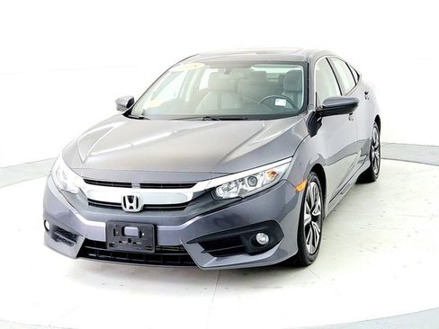 Used 2018 Honda Civic EX-T image 2