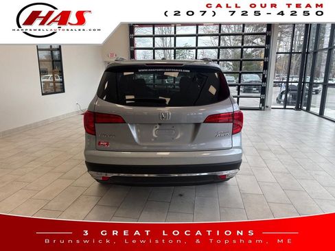 Used 2017 Honda Pilot Touring image 5