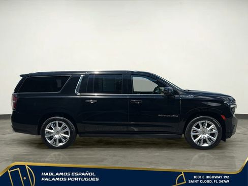 Used 2024 Chevrolet Suburban High Country AWD/4WD image 7