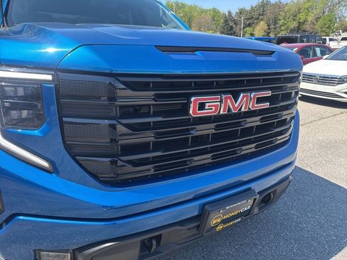 Used 2022 GMC Sierra 1500 Elevation image 9