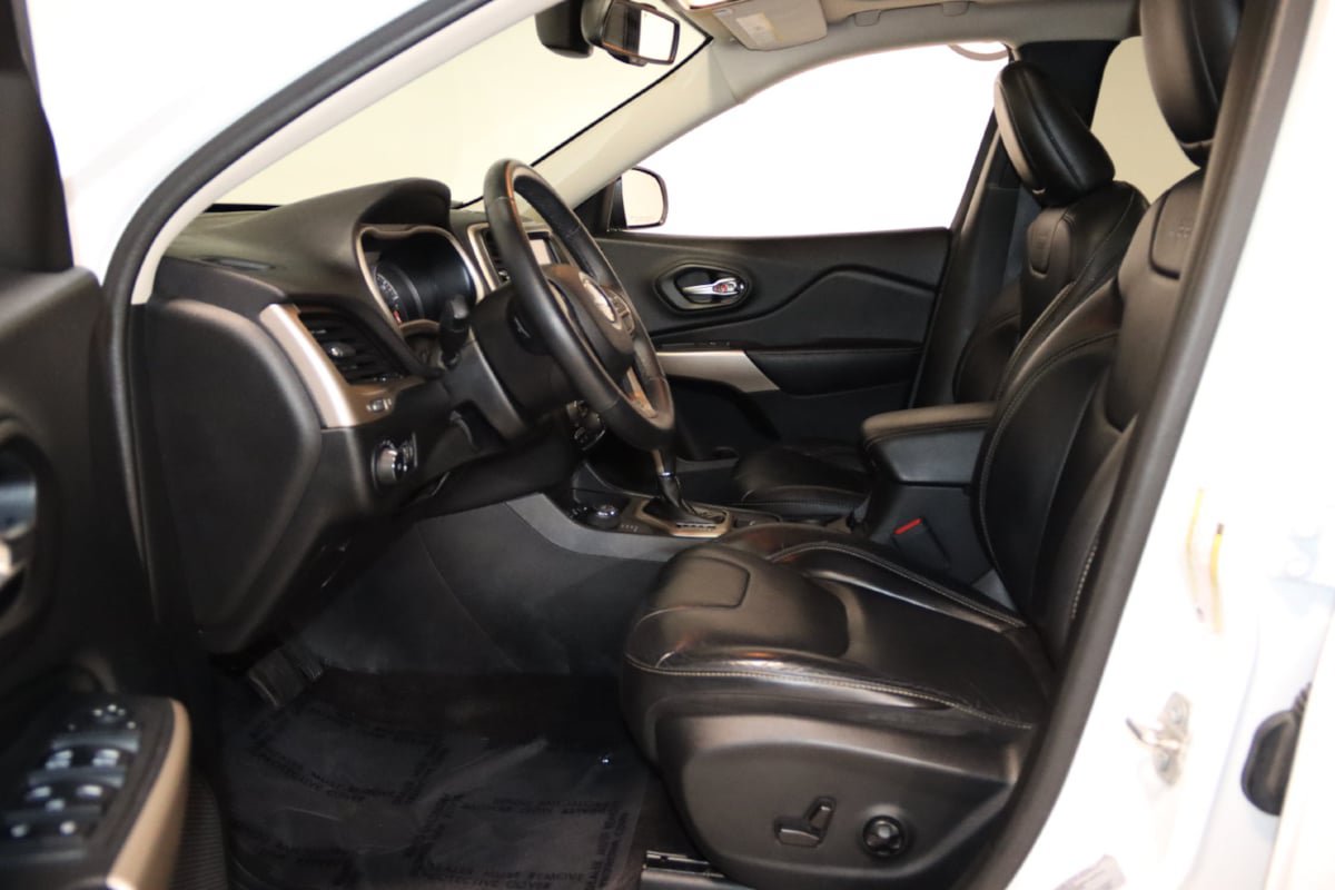 Used 2017 Jeep Cherokee High Altitude AWD/4WD image 30