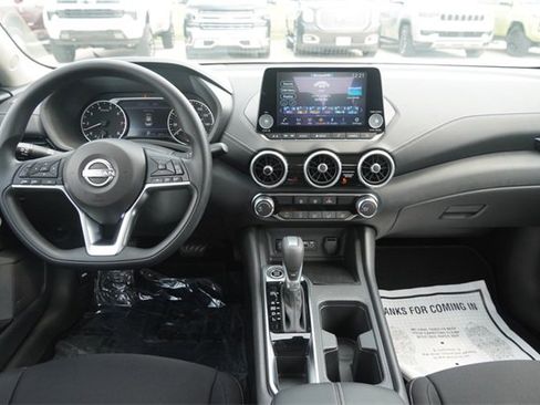 Used 2025 Nissan Sentra SV image 13