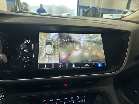 Used 2023 Buick Envision Avenir image 8