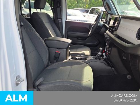 Used 2025 Jeep Wrangler Unlimited Sport AWD/4WD image 18