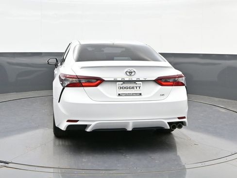 Used 2023 Toyota Camry SE image 8