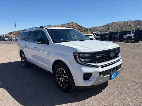 Used 2025 Ford Expedition Max Platinum AWD/4WD image 3