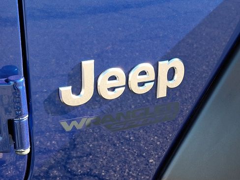 Used 2018 Jeep Wrangler Sport image 30