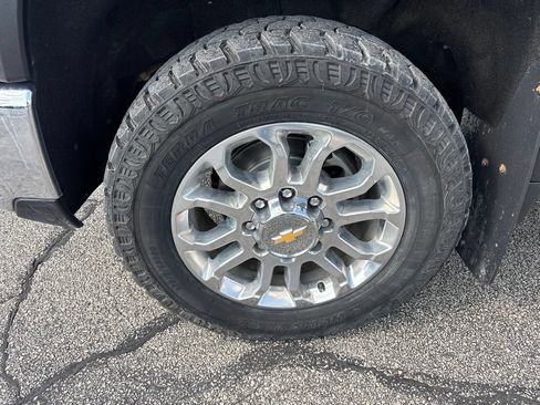 Used 2025 Chevrolet Silverado 2500 LTZ w/ LTZ Plus Package AWD/4WD image 16
