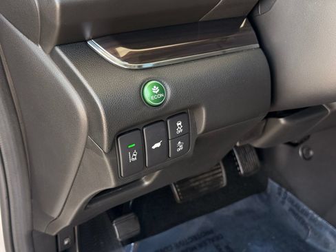 Used 2016 Honda CR-V Touring image 17