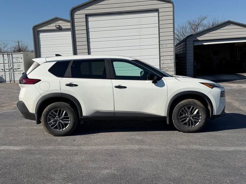 Used 2023 Nissan Rogue S image 4