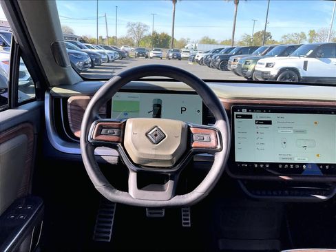 Used 2023 Rivian R1S Adventure image 7