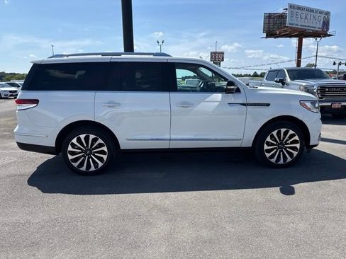 Used 2023 Lincoln Navigator Reserve AWD/4WD image 8