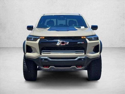 Used 2023 Chevrolet Colorado ZR2 w/ ZR2 Convenience Package III AWD/4WD image 3