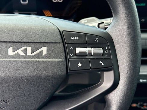 Certified 2025 Kia K4 FWD image 24