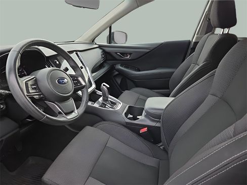 Used 2020 Subaru Outback Premium image 9