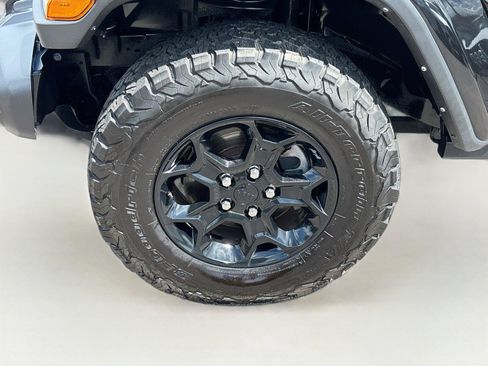 Used 2023 Jeep Gladiator Sport AWD/4WD image 30