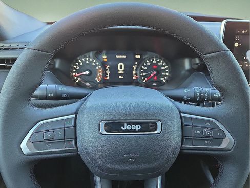 New 2026 Jeep Compass Latitude image 24