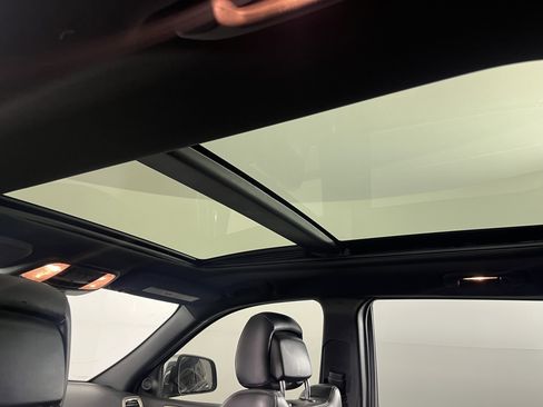 Used 2014 Jeep Grand Cherokee Limited w/ Luxury Group II image 17