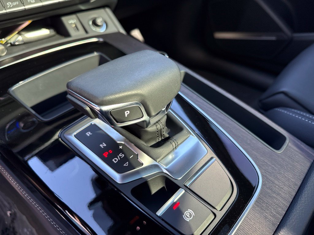 Used 2024 Audi Q5 e Prestige AWD/4WD image 21