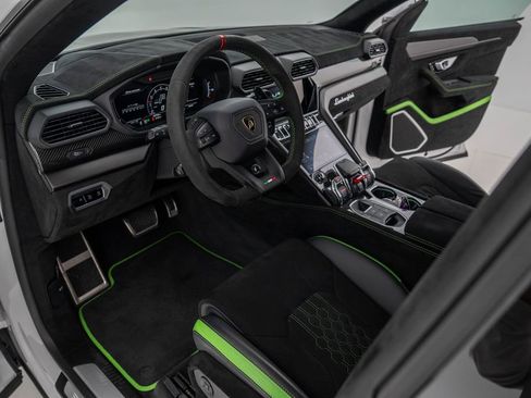 Used 2024 Lamborghini Urus Performante image 12