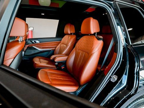 Used 2021 BMW X7 M50i w/ Executive Package image 21