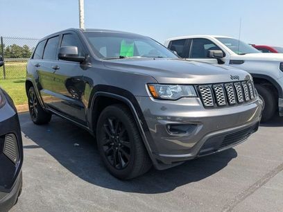 Used 2017 Jeep Grand Cherokee Altitude