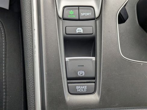 Used 2018 Honda Accord Hybrid image 27