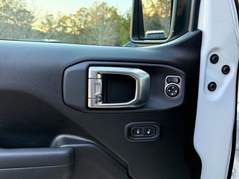 New 2026 Jeep Wrangler Unlimited Rubicon AWD/4WD image 15