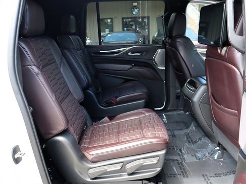 Used 2021 Cadillac Escalade ESV Sport Platinum w/ LPO, ONYX Package AWD/4WD image 34