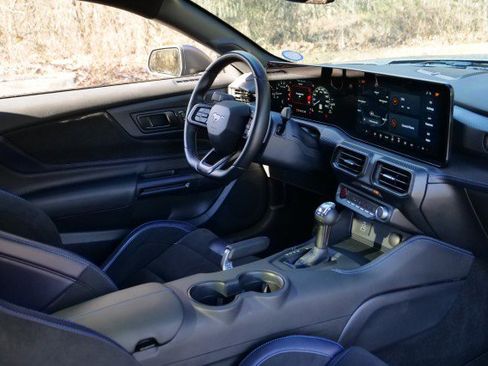 Used 2025 Ford Mustang Dark Horse image 39