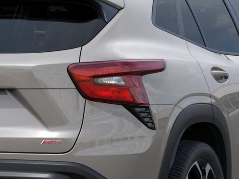 New 2026 Chevrolet Trax RS w/ Sunroof Package FWD image 11