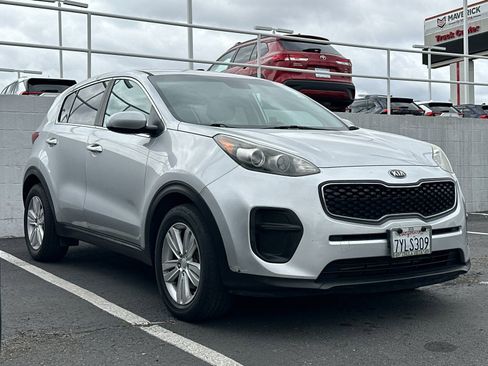 Used 2018 Kia Sportage LX FWD image 2