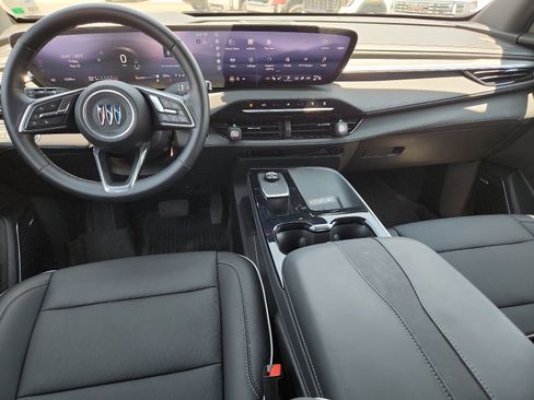 Used 2025 Buick Enclave Preferred w/ Power Package FWD image 13