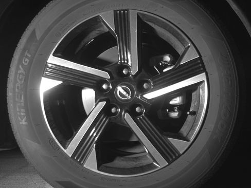 Used 2025 Nissan Sentra SV image 13