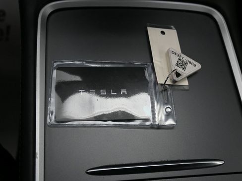 Used 2023 Tesla Model Y Long Range image 34