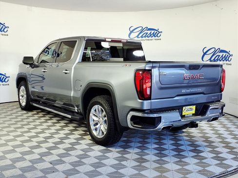 Used 2021 GMC Sierra 1500 SLT image 2