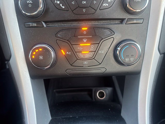 Used 2014 Ford Fusion SE FWD image 18