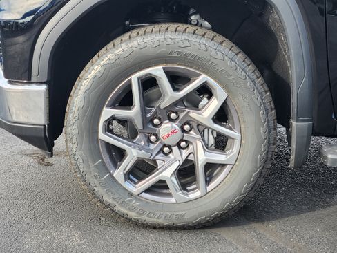 New 2025 GMC Sierra 1500 SLT image 7