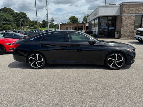 Used 2020 Honda Accord Sport image 2
