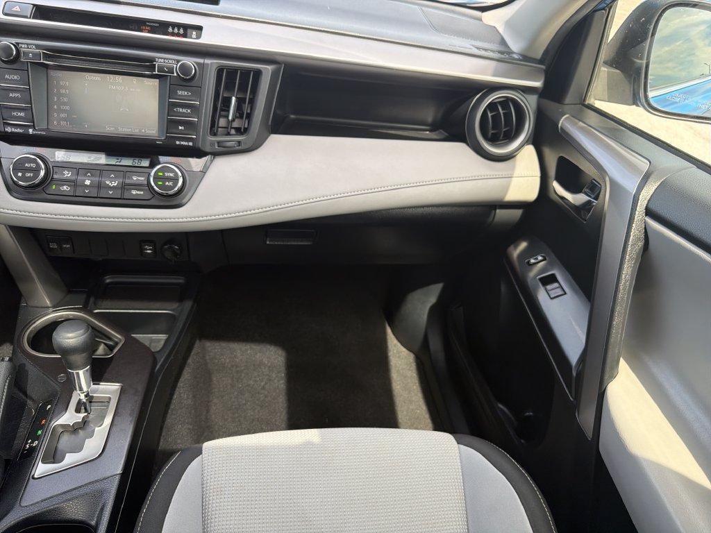 Used 2018 Toyota RAV4 XLE FWD image 16