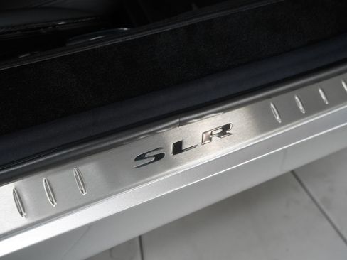 Used 2006 Mercedes-Benz SLR image 33